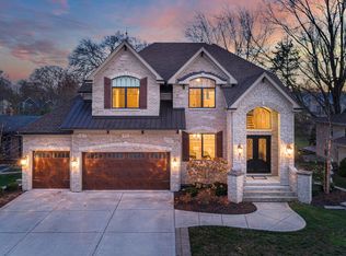 930 E Hillside Rd, Naperville, IL 60540