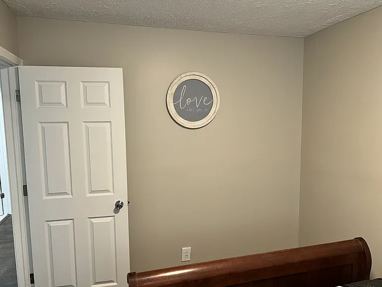 325 Cable St — Photo 16