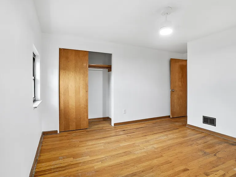 7895 Mark Dr — Photo 18