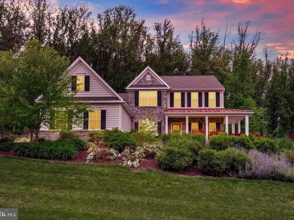 225 Crimson Ln, Elizabethtown, PA 17022