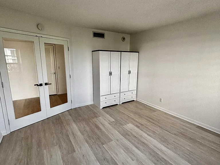 340 Sunset Dr #501 — Photo 20