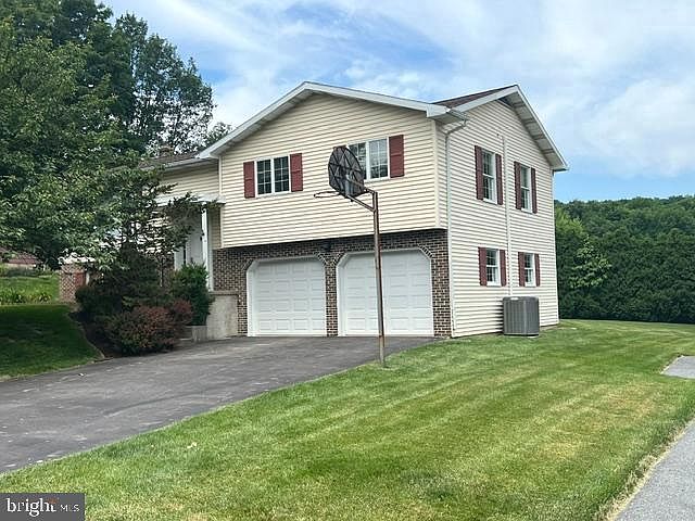 1st image of 641 Luella Dr
