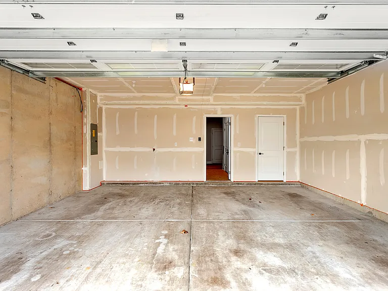 160 Seneca Pl — Photo 31