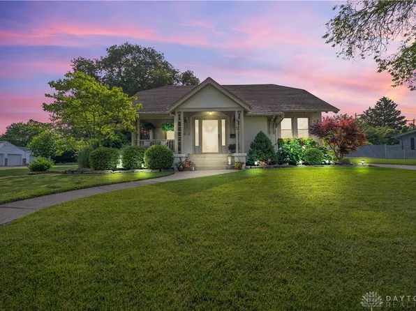 415 Maple St, Brookville, OH 45309
