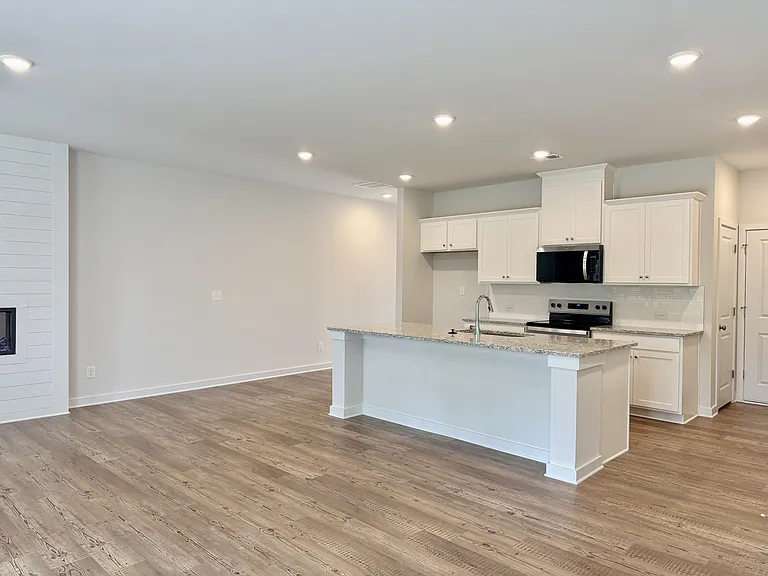 1004 Sutherland Ln #1 — Photo 5