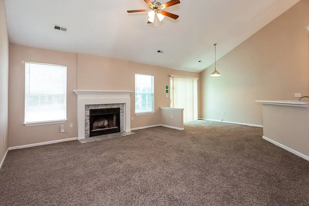 3 bed, 2.0 bath, 1565 sqft, $2,700 — Photo 3