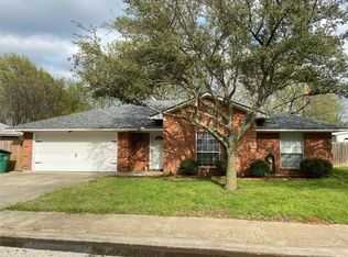 627 S Jefferson St, Pilot Point, TX 76258