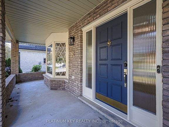 3rd image of 723 Cranbrook Rd