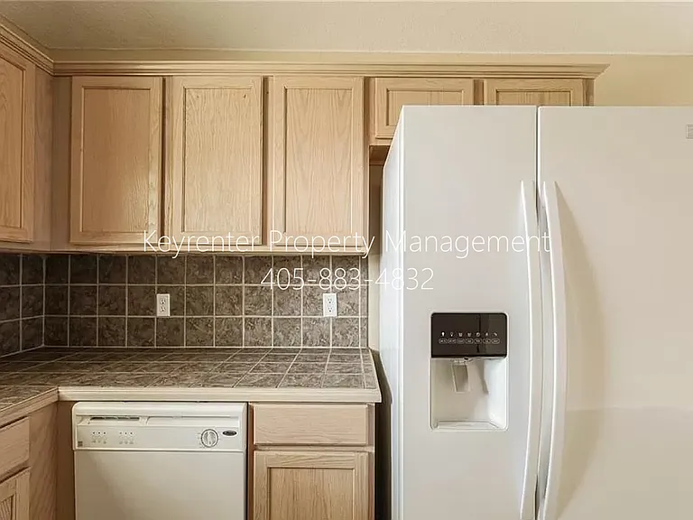 12328 SW 5th St — Photo 15
