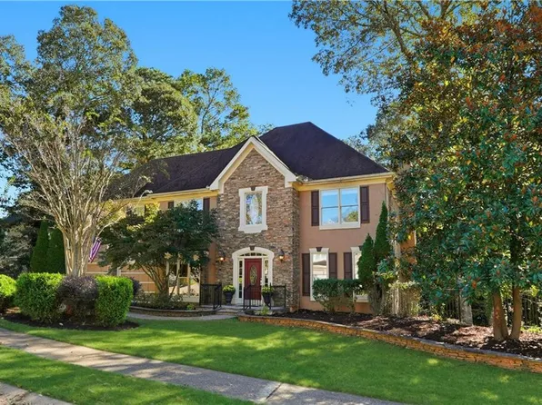 1052 Longwood Dr, Woodstock, GA 30189