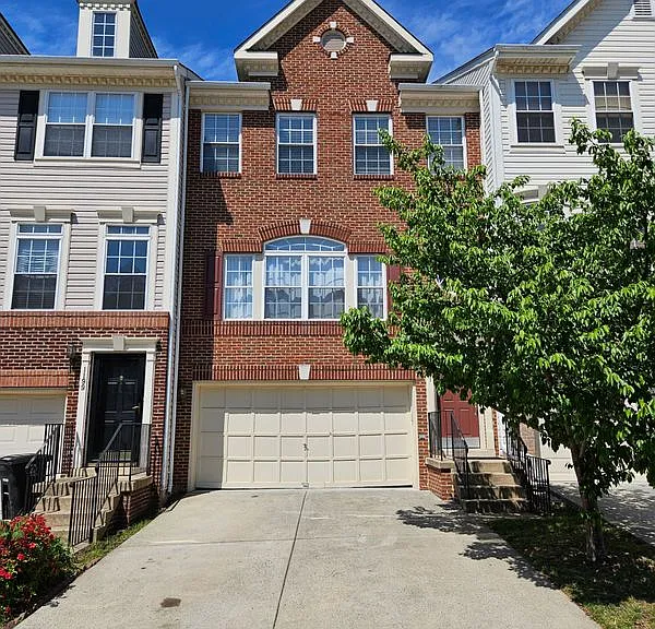 1201 Cambria Ter NE — Photo 1