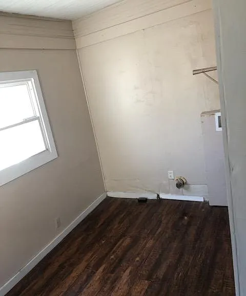 904 N H St — Photo 4