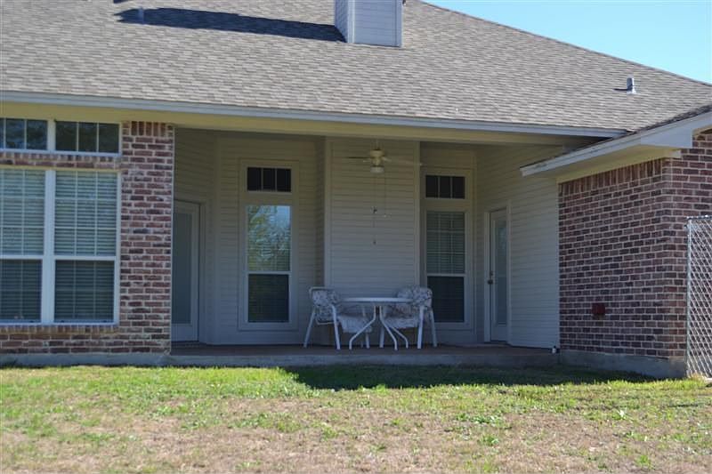 1st image of 406 Gibraltar Ln