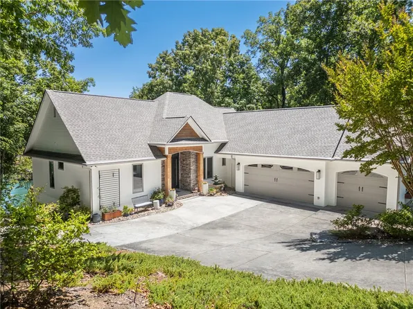 206 N Beacon Shores Dr, Seneca, SC 29672