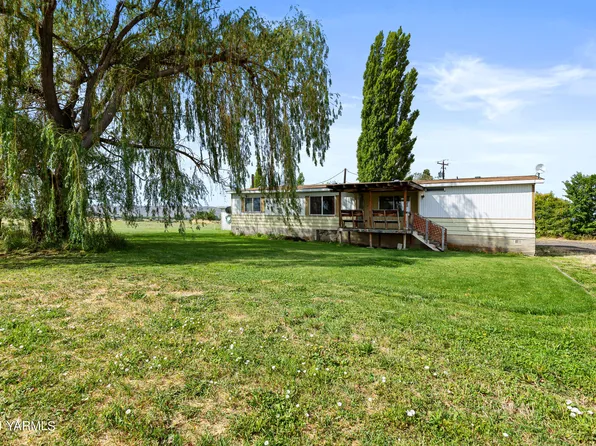 15360 Fisk Rd, Yakima, WA 98908