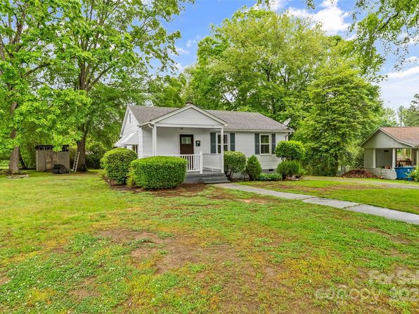 93 34th Street Ct NW, Hickory, NC 28601