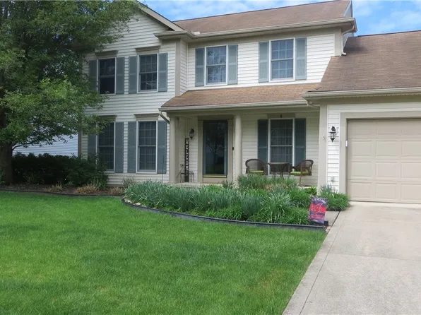 8385 Forest View Dr, Olmsted Falls, OH 44138