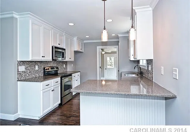 3 bed, 1.5 bath, 1344 sqft, $3,000 — Photo 3