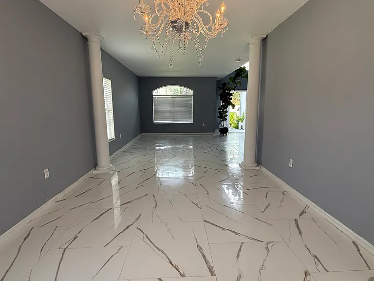 554 Bristol Cir — Photo 8