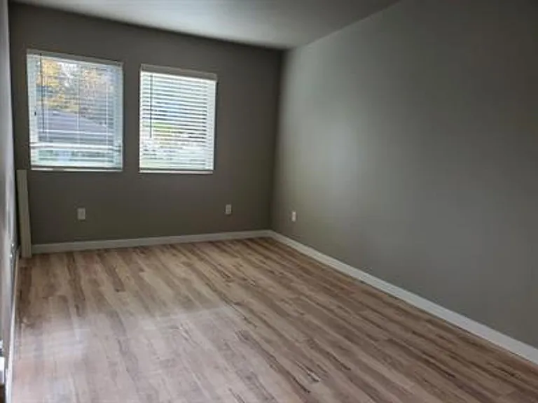 322 Bates St SW #B — Photo 17