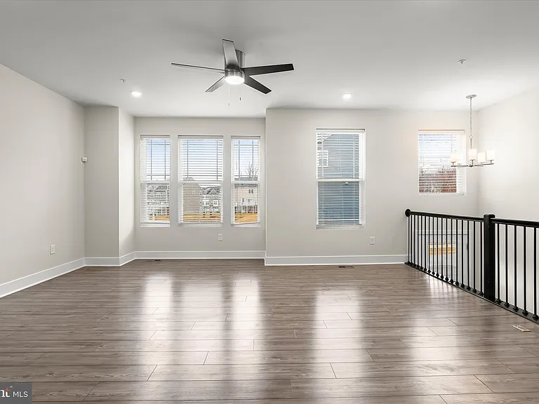 304 Sweetbay Rd — Photo 10