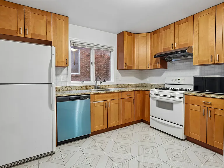 336 E Columbia Ave — Photo 20