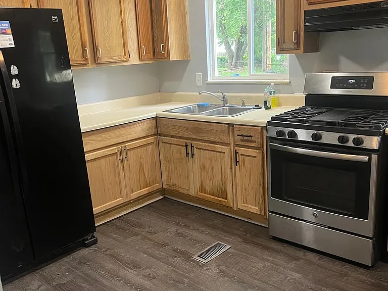 2050 Wadsworth Ct — Photo 3