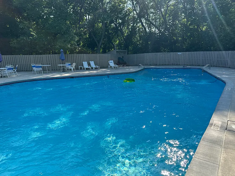 1844 Zanzibar Ln N — Photo 15