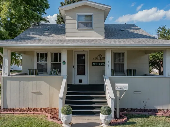 703 E 9th Street, North Platte, NE 69101