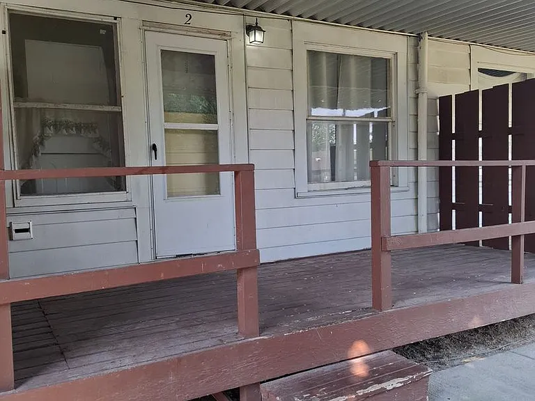 518 Ash St — Photo 2