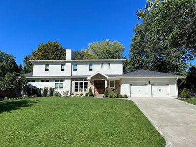 8720 Meadow Ln, Leawood, KS, 66206
