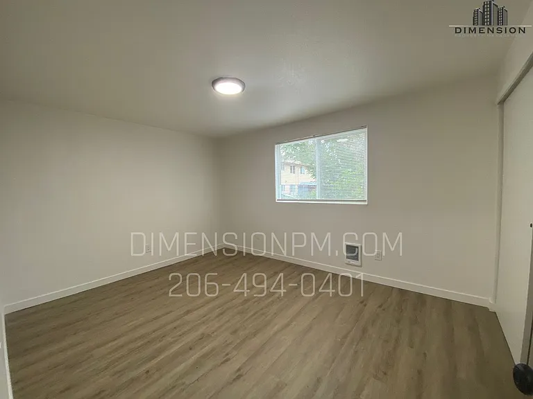 Refreshed 4-Plex in the Heart of Auburn — Photo 8