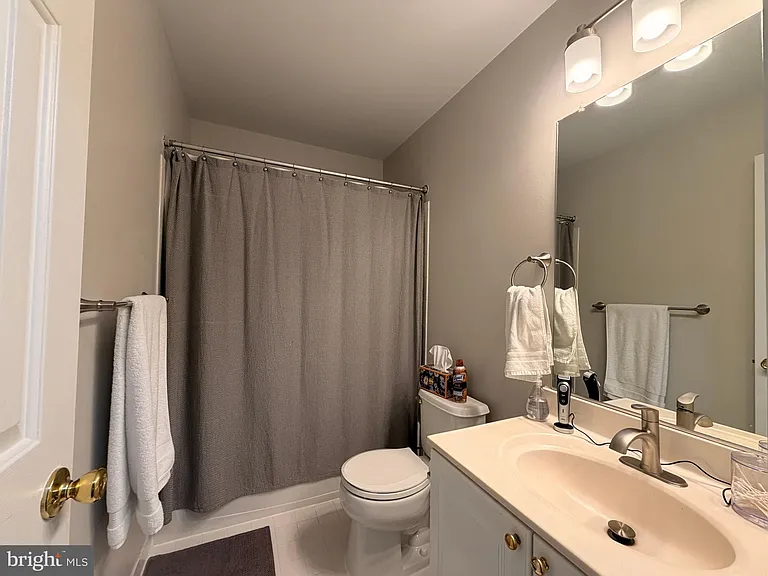 20382 Farmgate Ter — Photo 29