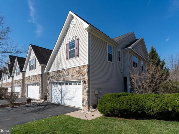 233 Concord Pl, Pennington, NJ 08534