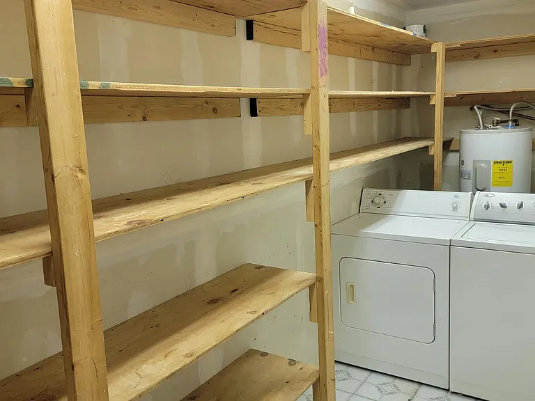 1020 S Jackson St — Photo 15
