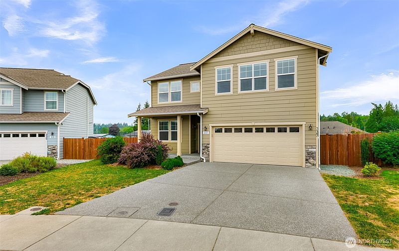 4th image of 337 Cambridge Loop