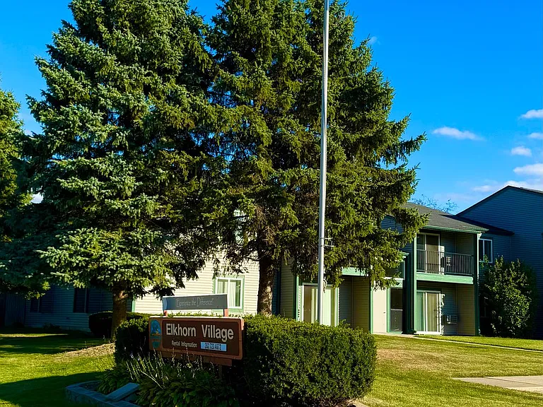 Elkhorn Village Apartments | 1 & 2 Bedroom Apartments in Elkhorn, WI Heat Included — Photo 2