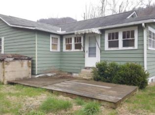 8828 Clear Fork Rd, Dorothy, WV 25060