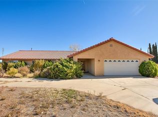 10015 Rose Dr, Oak Hills, CA 92344