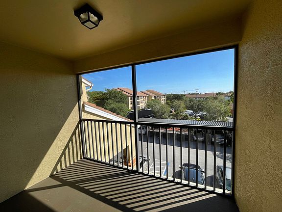 4th image of 7965 Preserve Cir APT 733