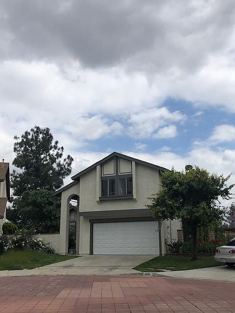 1st image of 909 Vista Mesa Ct