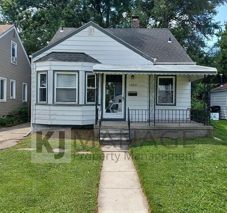 1st image of 15821 Centralia St