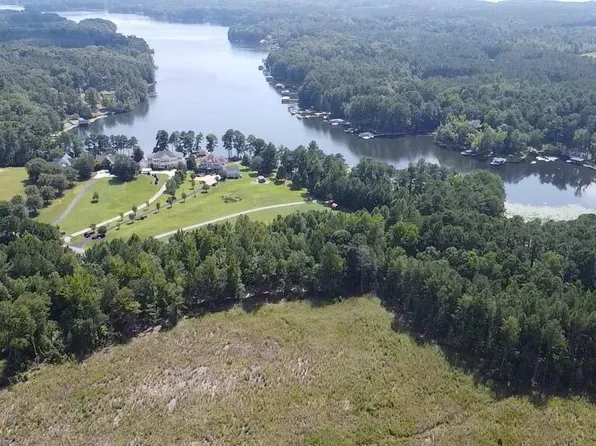 1898 Oak Grove Rd, Gasburg, VA 23857