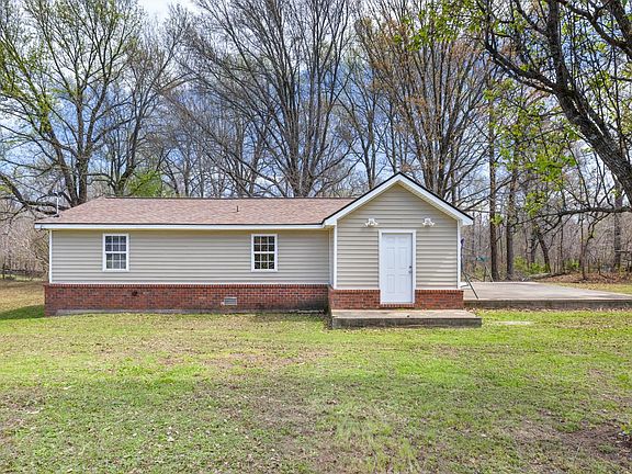 2nd image of 686 Pryor Rd