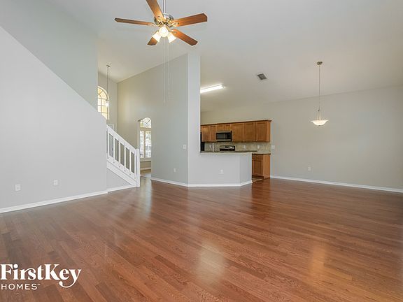 3rd image of 12331 Glenfield Ave