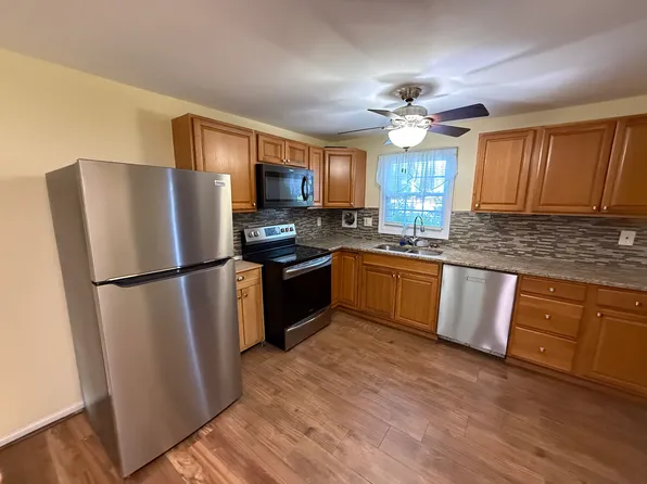 23 Brickyard Rd #A, Farmington, CT 06032