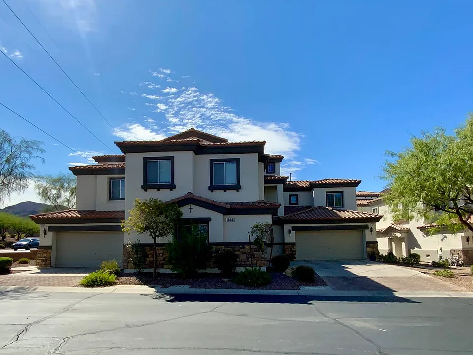 1088 Moonlit Oasis Ln #2