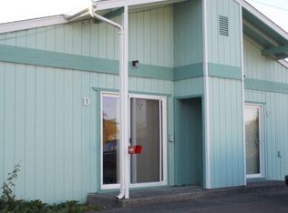 425 Chicago Ave SE APT D, Bandon, OR 97411