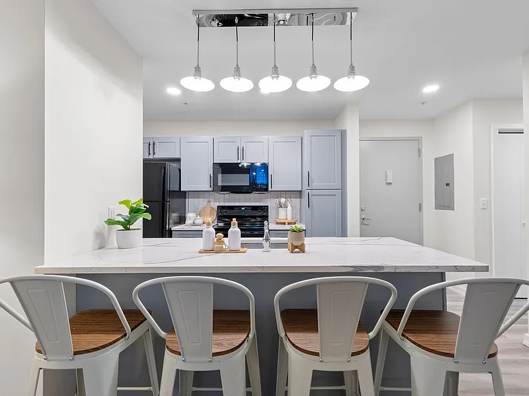 Altamont Apartments Limited-Time Special! First Month FREE with Approved Application! — Photo 22