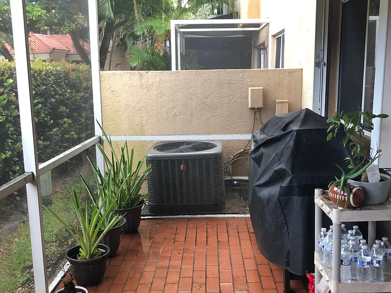 612 N University Dr — Photo 14